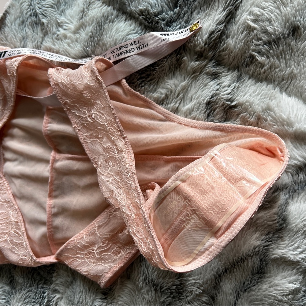 House of CB ‘Navaeh’ Blush Lace Bodysuit NWT - Picture 10 of 11